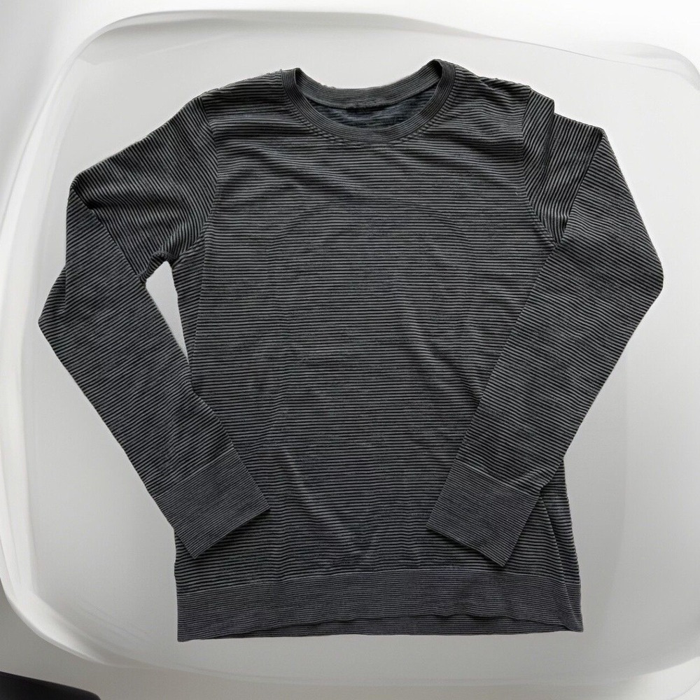 Lululemon Swiftly Tech 8 Hip Length Navy Grey Stripe